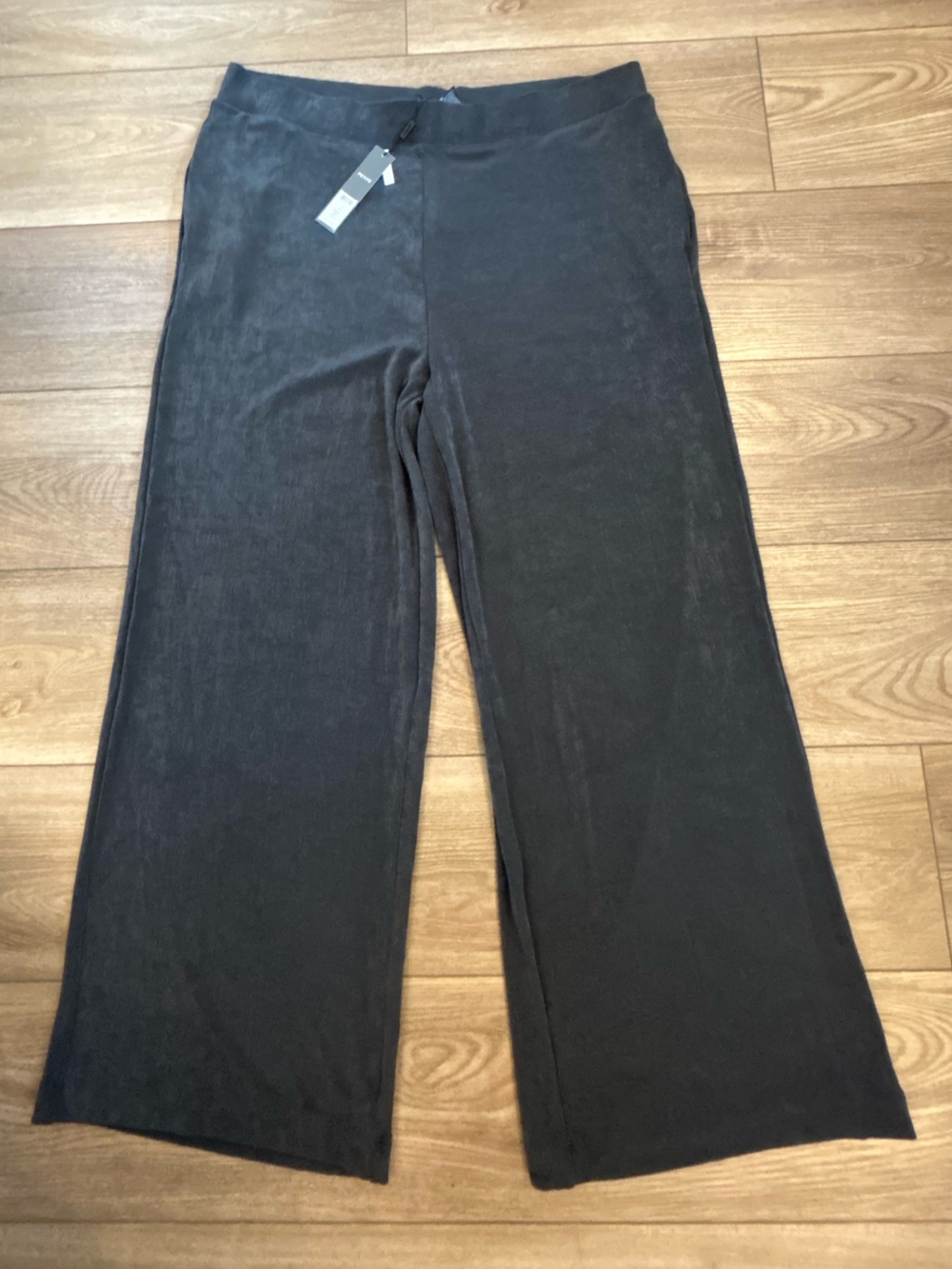 NWT Chico’s Travelers Wide Leg Pocket Pants Lavastone 2P (approx. US 12P)